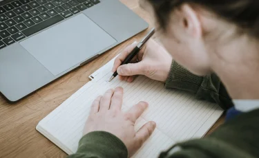 Бюрократия блокирует развитие образования в колледжах Казахстана – депутат