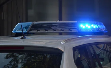 Полицейского задержали за развращение подростков в ВКО