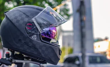 По вине мотоциклиста погибли дорожные рабочие в Алматы