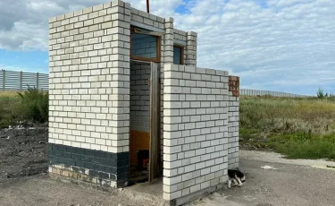 Турист из Беларуси раскритиковал придорожные туалеты в Казахстане