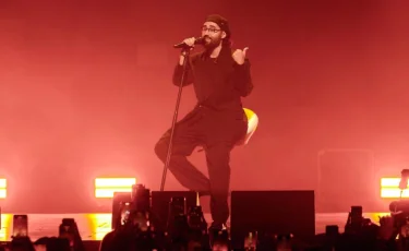 Неожиданное признание российского певца со сцены восхитило астанчан (ВИДЕО)