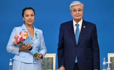 Халықтар арасында бейбiтшiлiктi нығайтуға сiңiрген еңбегi үшiн бір топ адам марапатталды