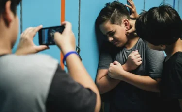 «Қалжыңдасудың да шегі бар»: Министрлік оқушыларға ескерту жасады