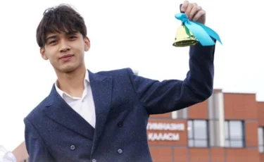 Дату последнего звонка перенесли в Казахстане