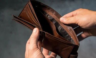 Казахстанцам упростили путь к банкротству