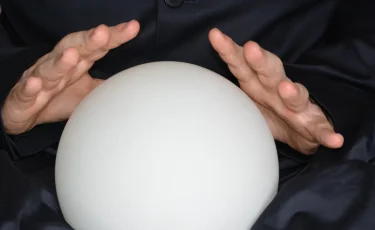 Снимал не порчу, а деньги: в Астане задержан TikTok-шарлатан