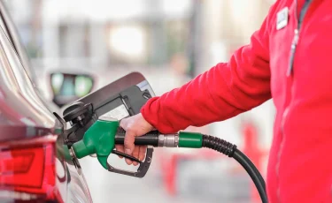 Бензин и дизтопливо планирует закупить Казахстан у России