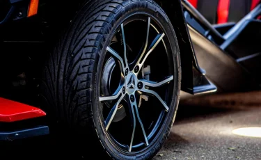 Дома с трещинами и элитные авто с браком: казахстанцы добиваются компенсаций