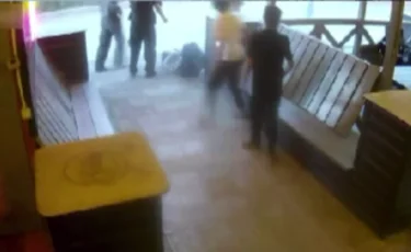 Сәтбаевта бір топ жасөспірімді көлік қағып кетті