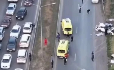 Жүк көлігінің тіркемесі ажыраған: Алматы облысында ірі жол апатынан төрт адам қаза тапты