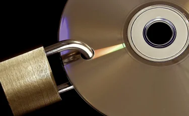 Данные казахстанцев продавали в Telegram — задержано 140 человек (ВИДЕО)