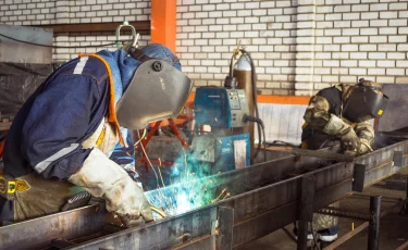 Госинспекторы смогут приостанавливать работу предприятий при угрозе жизни работников