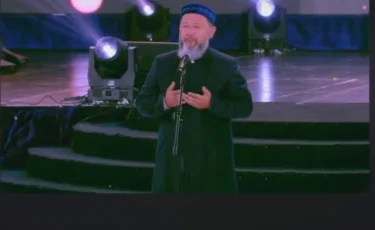 «Балалар өртенгенде жүрегі сыздамаған имам тойда жүр»: Майғазиевтің тойына барған Бас мүфти сынға қалды