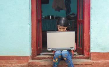 Starlink официально в Казахстане: высокоскоростной интернет доберётся до аулов