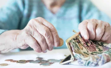 Зейнетақы төлемдеріне 1,7 трлн теңге бөлінді: Кім қанша алады?