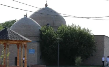 Түркістанның көне діни орталық екенін көрсететін діни жәдігерлердің жай-күйі қандай?