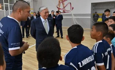 Тоқаев Бекзат Саттарханов атындағы спорт кешенін аралады