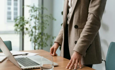 Топ-менеджер казахстанского банка украла миллионы и сбежала в Россию