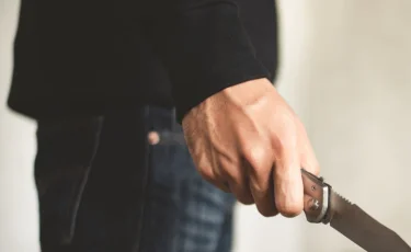 Очередное убийство в Астане: мужчина зарезал девушку и ранил её младшего брата