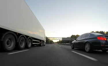 За усталость за рулём — штраф: в Казахстане начали проверять водителей автобусов и фур