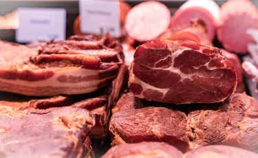 Слухи о заражённом мясе на рынке в Астане не подтвердились