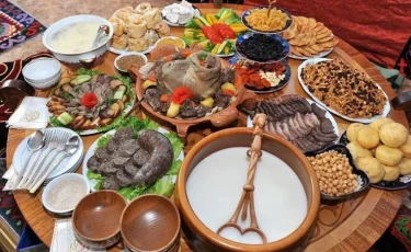 Енді марқұмды еске алуға мол дастарқан жайылмайды