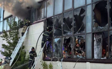 В Астане частично обрушился торговый дом «BIG Шанхай» после пожара