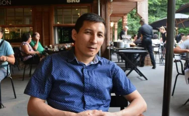 Бывший дипломат Сакен Мамаш получил 6 лет за истязание жены