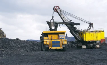 Зима близко, угля не хватает: долги перед шахтами бьют по энергетике Казахстана