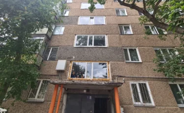 «Жүрегі тоқтап қалды»: Анасы 5-қабаттан лақтырып жіберген бала қайтыс болды