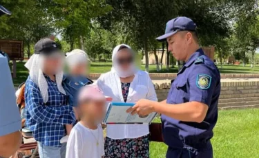 Бет-әлпетті жабуға тыйым: Түркістанда полицейлер түсіндіру жұмыстарын жүргізді