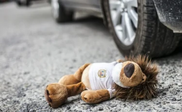 Абай облысында жантүршігерлік жол апаты: оқиға орнында үш бала қаза тапты