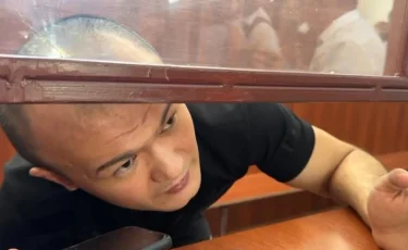 «Берденовтің билікте адамы көп»: Ернар Жиембай сот үкімімен келіспейтінін айтты