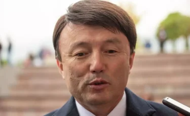 «Обал деген ұғымды аяқасты еткен»: Қанат Айтбаев Димаш пен Айаруға қатысты қауесетке жауап берді