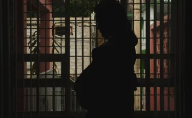 Қазақстанда жүкті әйелдерді «миллионмен декретке» шығарғандар сотталып жатыр