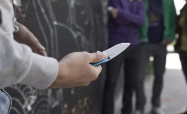 Қызылордада мектеп оқушысын пышақтап кетті