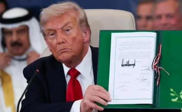 Дональд Трамп Газа секторы бойынша бейбіт келісімге қол қойды