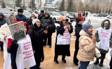 Токаев дал Генпрокурору 12 дней на рассмотрение обращений матерей погибших солдат