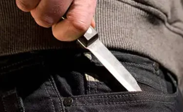 В Астане возле ночного клуба зарезали 18-летнего парня