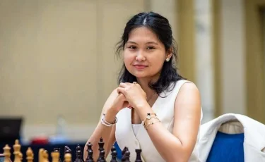 Бибісара Асаубаева блицтен үш дүркін әлем чемпионы атанды