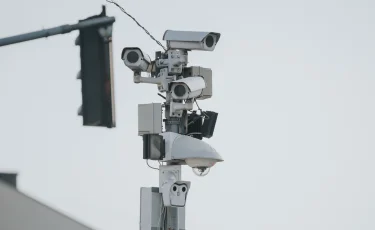 Расстрелял камеру «Сергек» на трассе: казахстанца штрафовали на 196 тысяч тенге