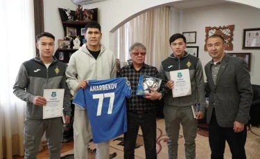 «Қайрат»  ойыншыларына Қазақ спорт және туризм академиясының ректоры грант табыстады