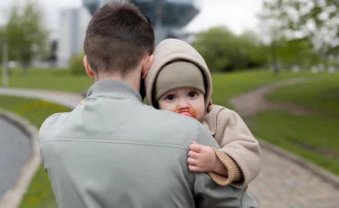Пенсия за декрет: казахстанским мужчинам зачтут годы ухода за детьми