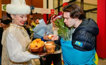 Историческое золото спустя 32 года: в Астане с почестями встретили Михаила Шайдорова