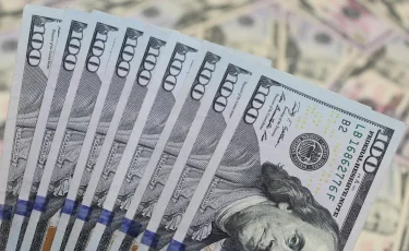 Тенге укрепился на фоне продаж из Нацфонда