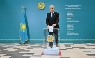 Президент Қасым-Жомарт Тоқаев республикалық референдумда дауыс берді