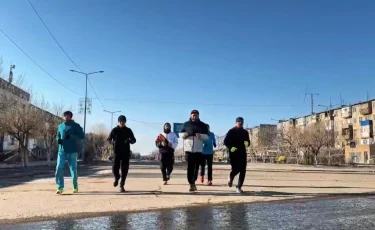 Ұлытау облысында марафоншылар Жезқазғаннан Сатпаевқа дейін жүгіріп, өз учаскелерінде дауыс берді