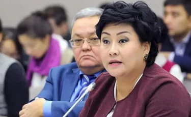 Осуждённой за коррупцию Хаменовой смягчили наказание