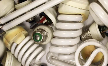 Ртутная угроза в школах и детсадах: в Жетысу нашли тысячи опасных ламп