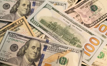 Курс доллара на бирже Казахстана снизился до 482 тенге